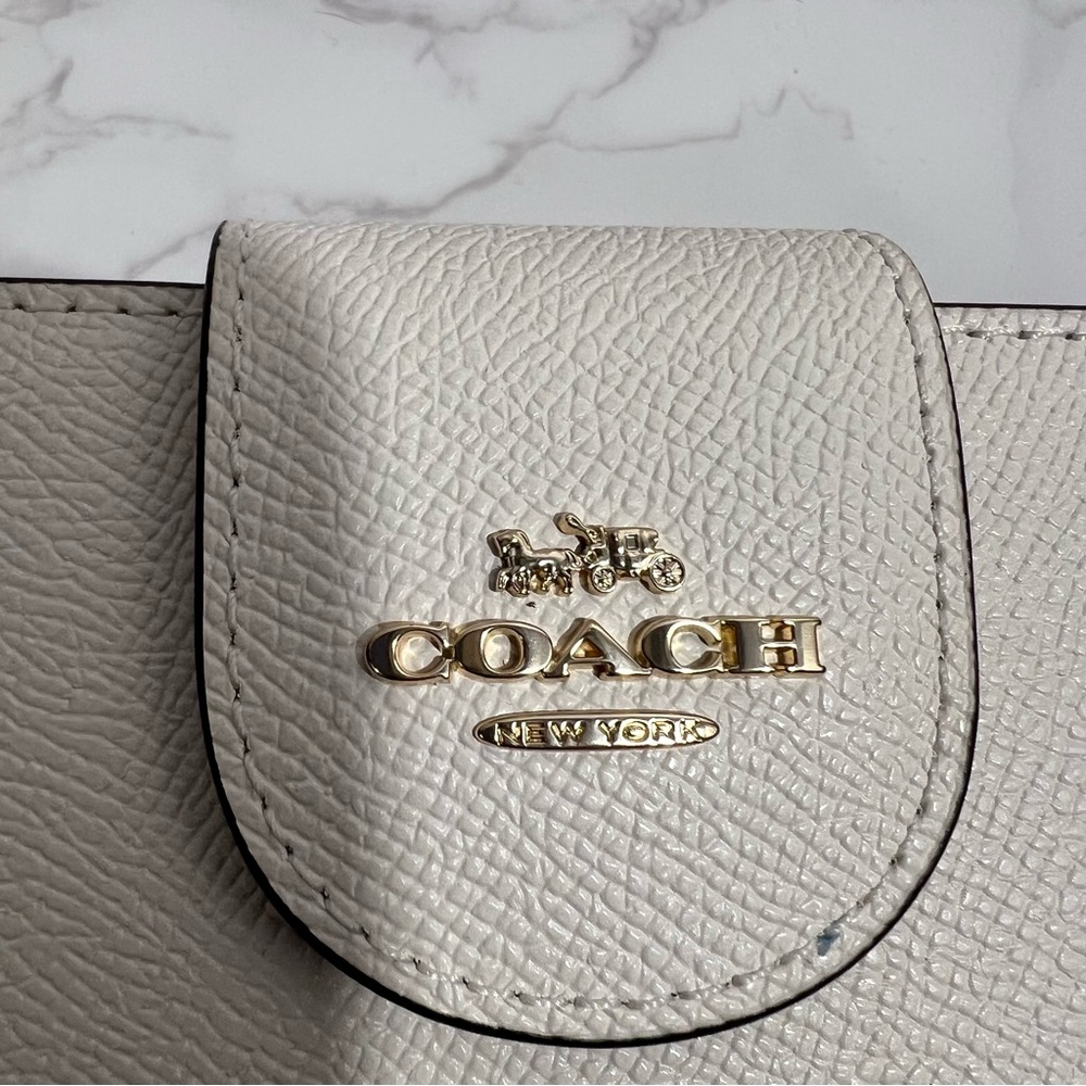 NWT‎ Coach Ivory Leather Wristlet/Phone Wallet - Picture 4 of 11